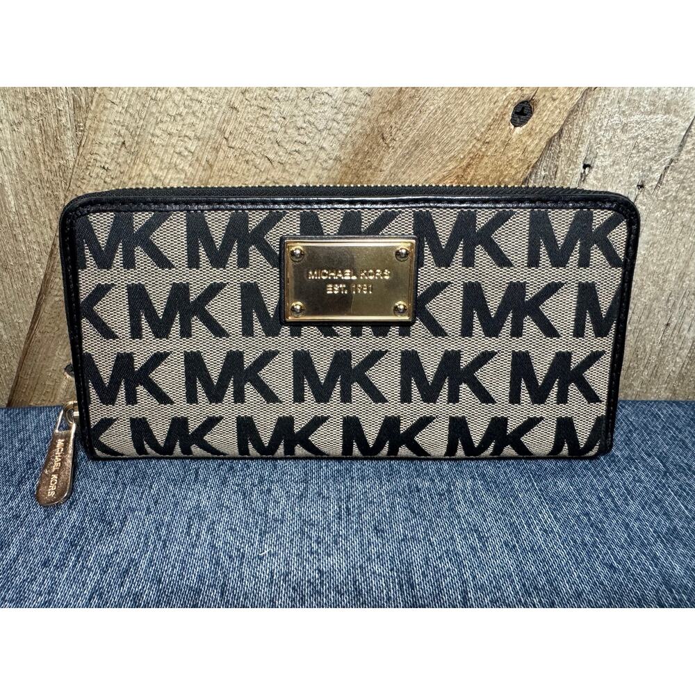Michael Kors Jet Set Travel Continental Wallet Black and Beige MK Logo Print
